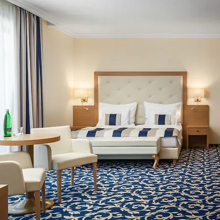 מלון Grandhotel Nabokov 4*