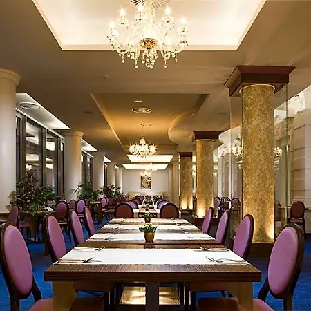 Grandhotel Nabokov מלון 4*